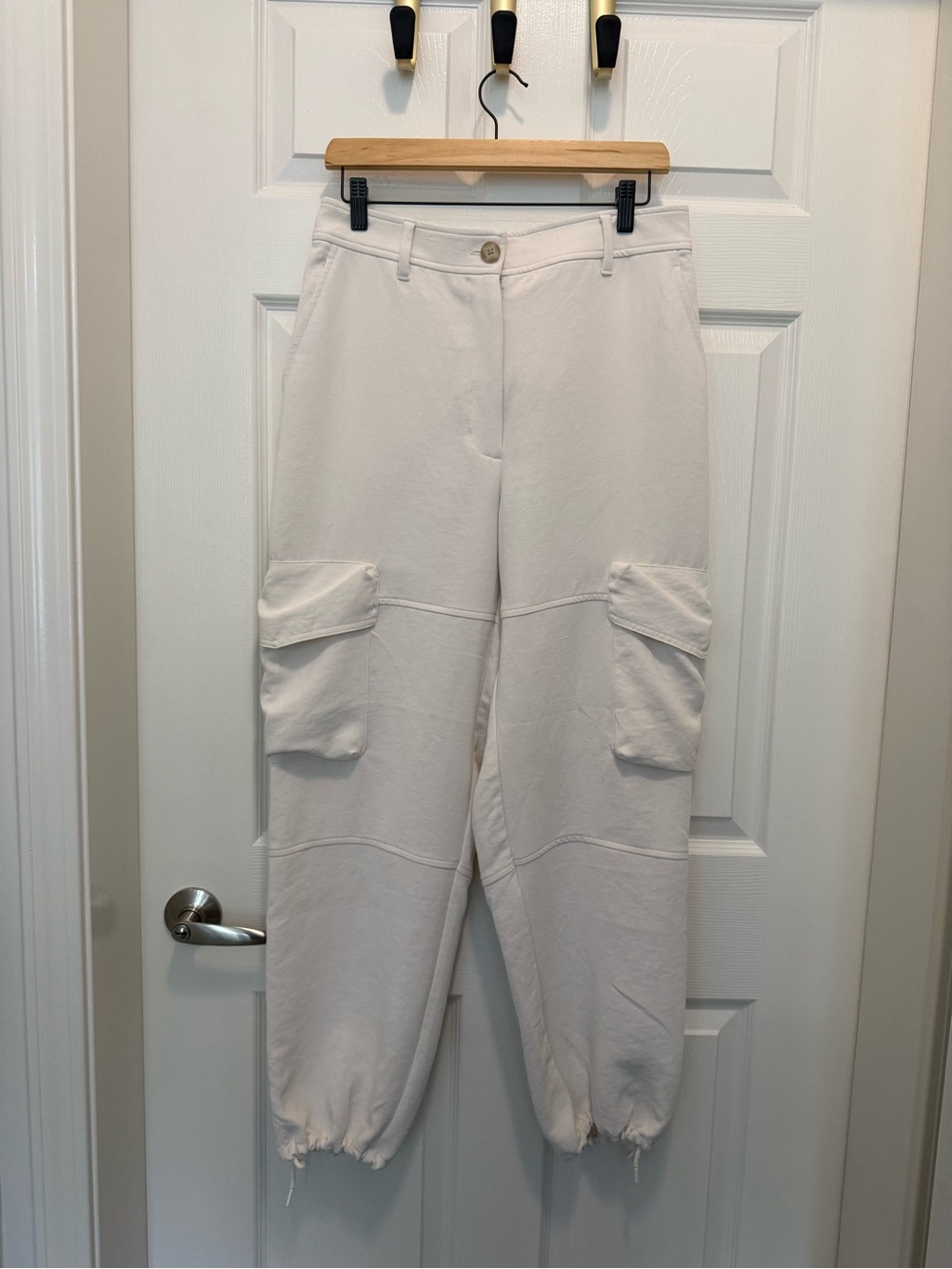 Wilfred Cream Cargo Joggers/Dress Pant